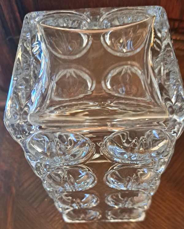 Square transparent vase in heavy geometric crystal France 1970s