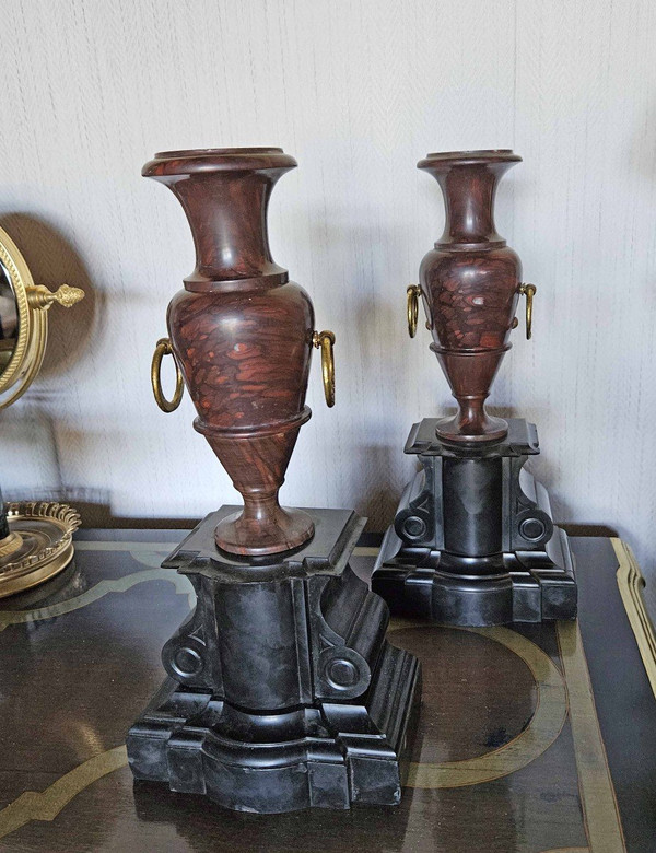 Vases à l'Antique En Marbre Griotte Et Marbre Noir, Grand Tour, 19th century