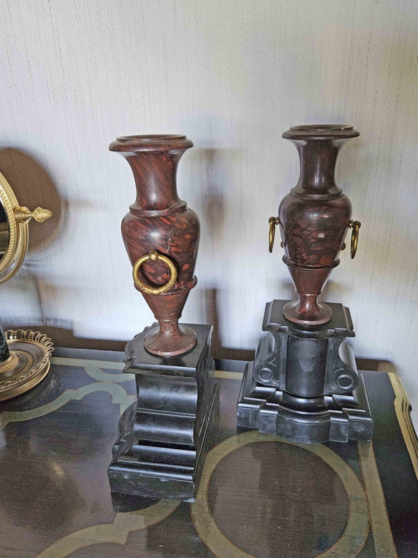 Vases à l'Antique En Marbre Griotte Et Marbre Noir, Grand Tour, 19th century