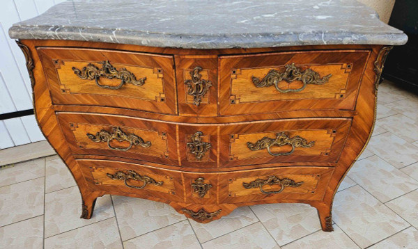 Louis XV all sides curved chest of drawers 18th century