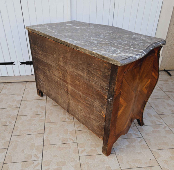 Louis XV all sides curved chest of drawers 18th century