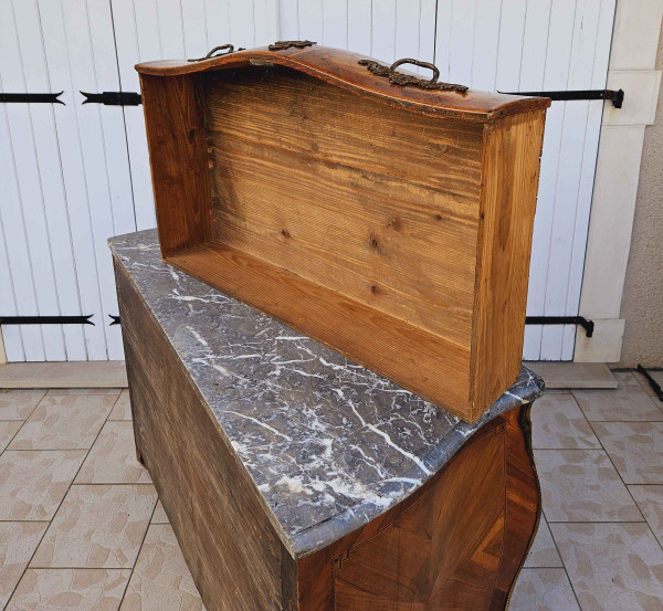 Louis XV all sides curved chest of drawers 18th century