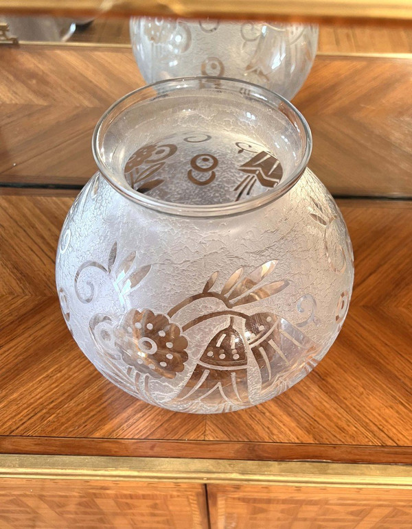 Art Deco Vase Signed Lorrain In Frosted And Cut Glass