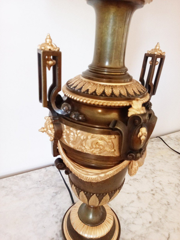 Important Pair Of Antique Lamps In Patinated And Gilded Bronze 19th Century