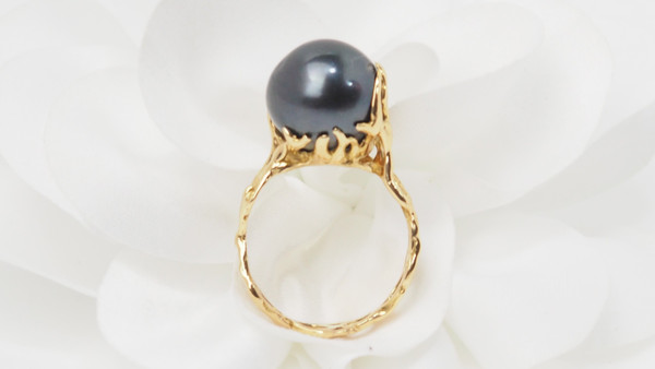 Openwork Ring In Yellow Gold And Tahiti Pearl