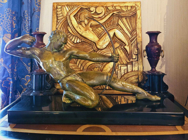 Salvator Riolo Art Deco Bogenschütze aus patinierter Bronze