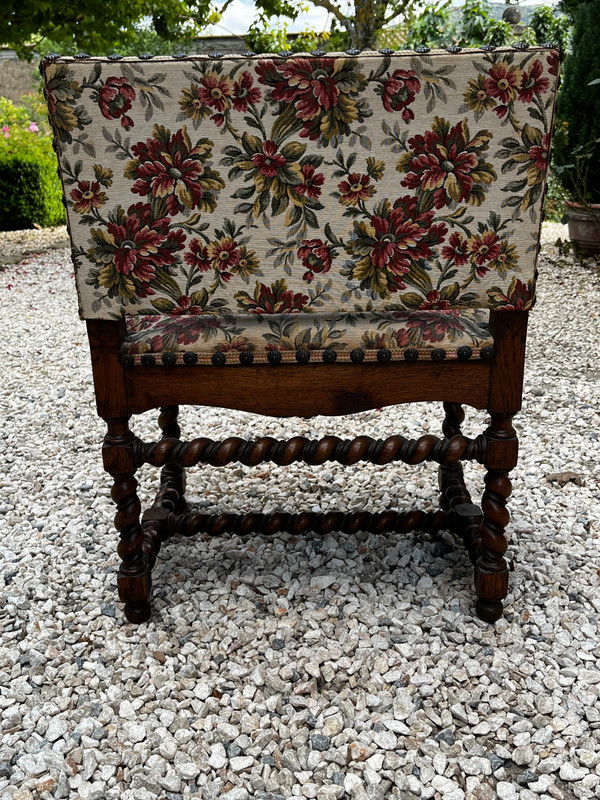 Paire de chaises à bras style Louis XIII, chêne massif sculpté, tissu tapisserie, TB état           