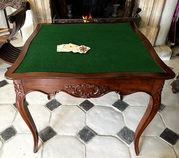 Table à jeux style Louis XV du XIXème siècle, pliante, avec tapis, en parfait état. 