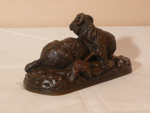 A bronze representing sheep signed Guci.