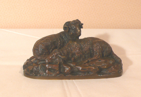 A bronze representing sheep signed Guci.