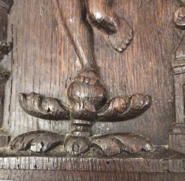 Oak panel carved with a Virgin between two Musician Angels 17th