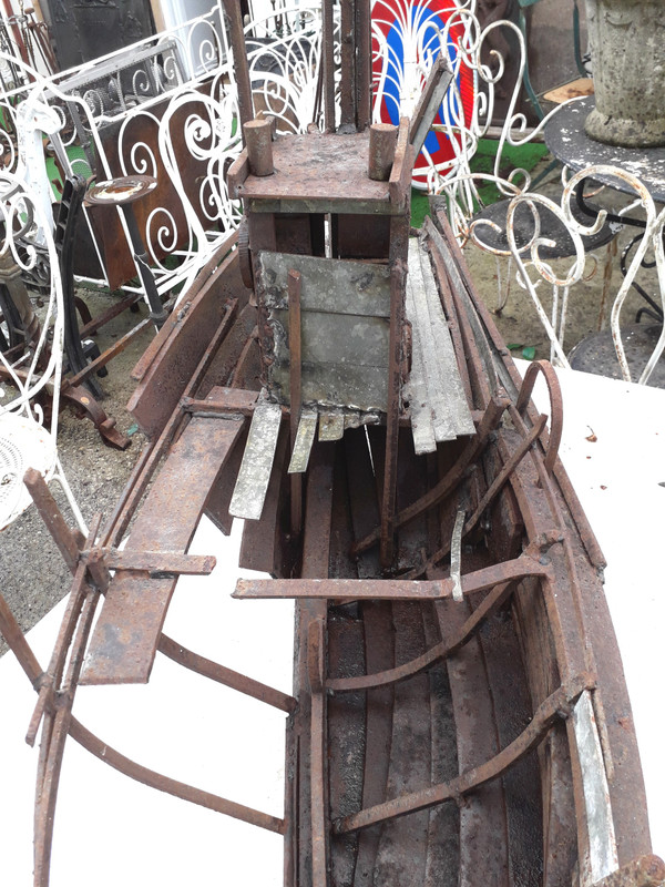 Eisenskulptur zur Gartendekoration eines Fischerbootes aus den 1950er Jahren