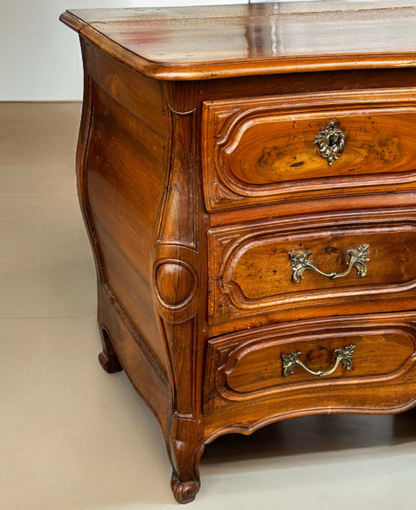 Commode Tombeau  Louis XV En Noyer D’époque XVIIIème