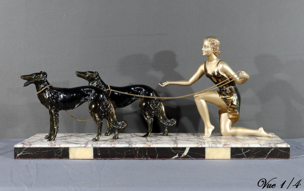 Femme aux Lévriers en Métal Patiné, Art Déco - 1930