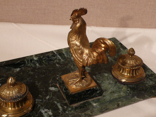 Inkwell in marble and gilded bronze signed G. Quesnel.