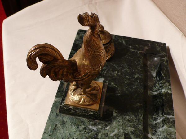 Inkwell in marble and gilded bronze signed G. Quesnel.