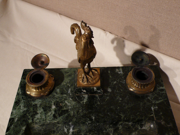 Inkwell in marble and gilded bronze signed G. Quesnel.