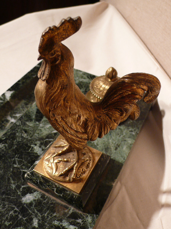 Inkwell in marble and gilded bronze signed G. Quesnel.