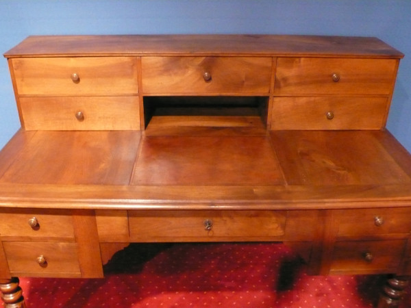 Louis-Philippe period walnut tiered desk