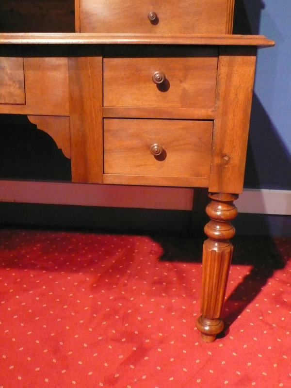 Louis-Philippe period walnut tiered desk