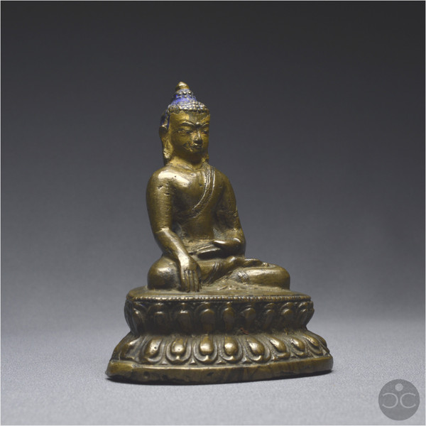 Tibet occidental, XIIIème-XIVème siècle, Représentation de Bouddha en bronze à patine brune 