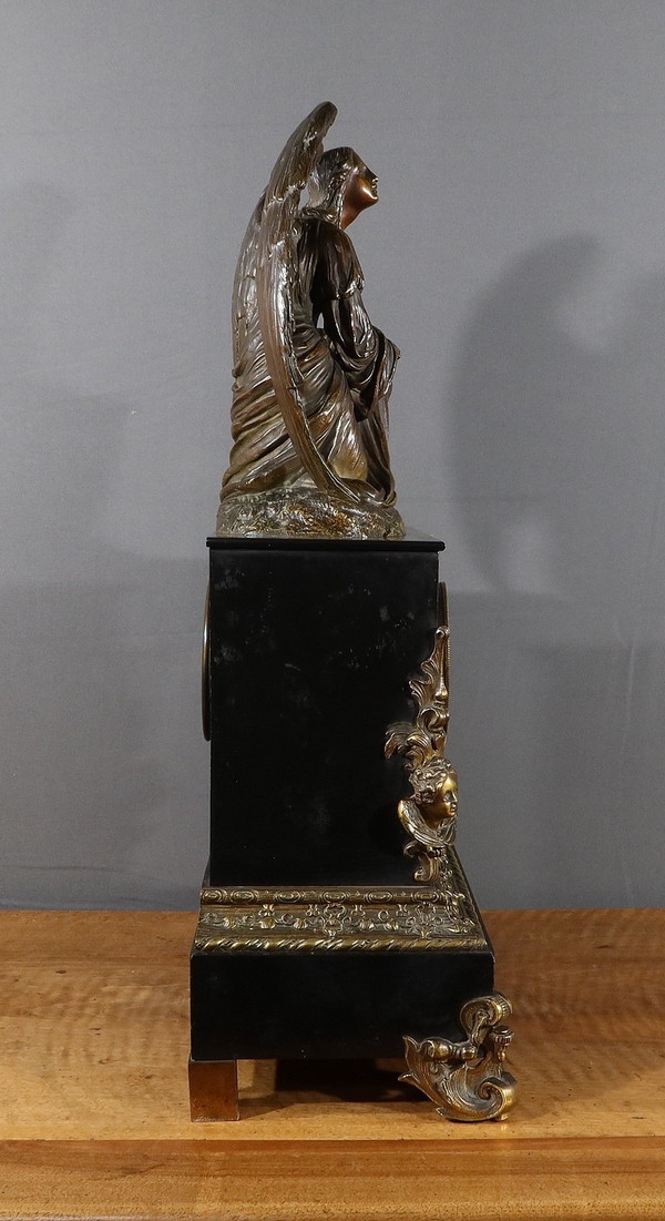 Uhr aus Marmor und Bronze, "L'Ange en Contemplation", Miroy Frères, Epoche Napoléon III