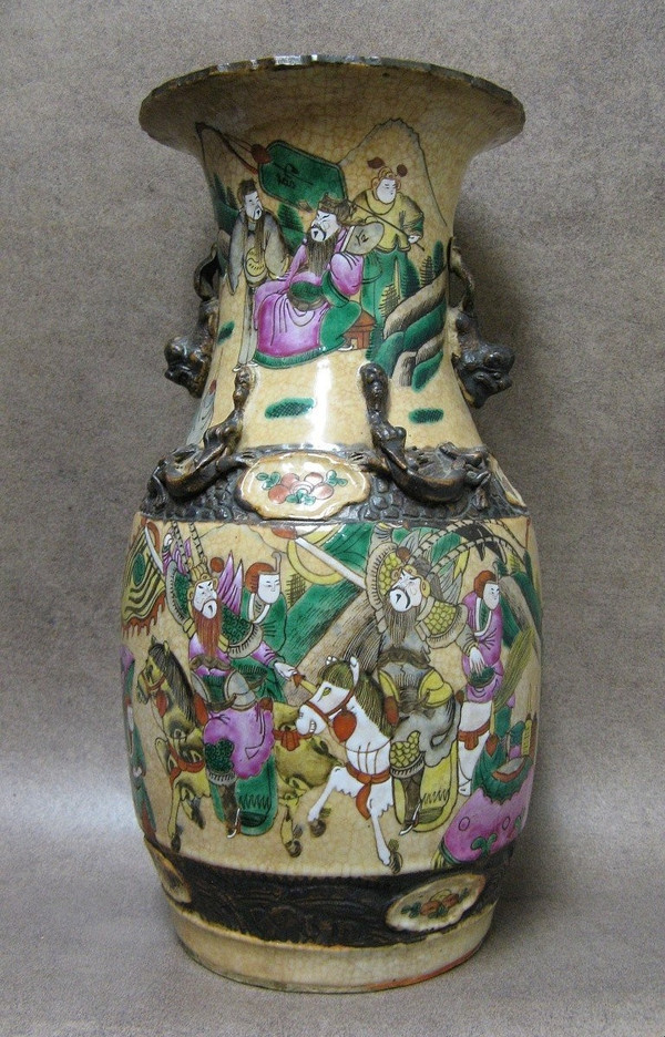 Chinese Cracked Ceramic Vase From Nanjing 19th. Famille Rose.