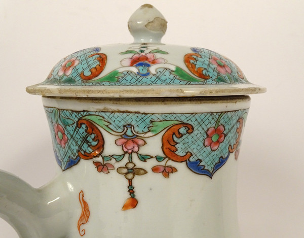 Covered pot Porcelain China Compagnie Indes Famille Verte Kangxi 18th century