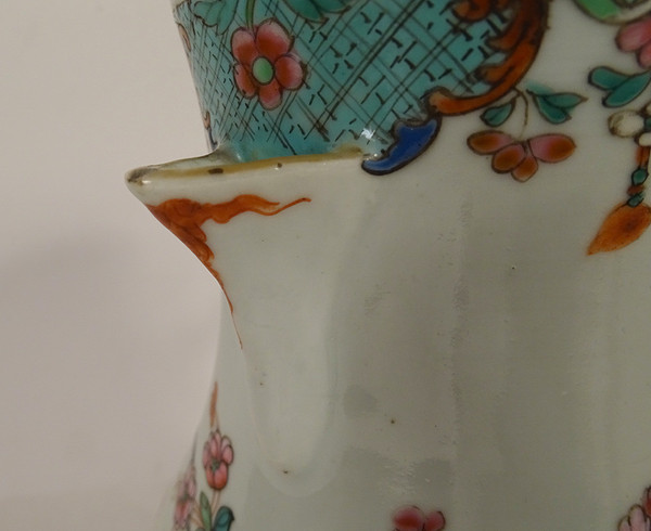 Covered pot Porcelain China Compagnie Indes Famille Verte Kangxi 18th century