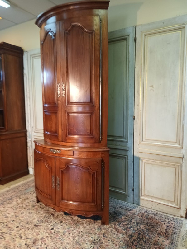 Large Louis XV 18th century corner cabinet