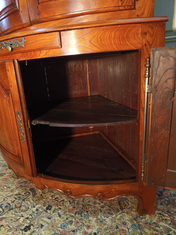 Large Louis XV 18th century corner cabinet