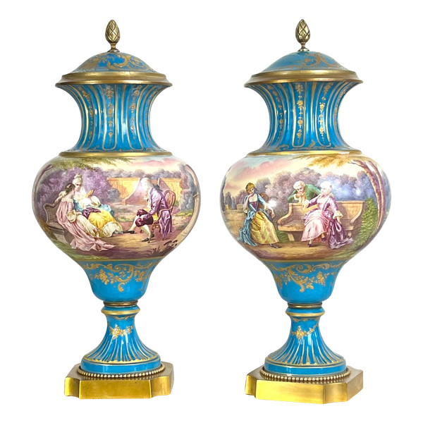 PAIR OF 19TH CENTURY VASES IN SÈVRES PORCELAIN DECORATED WITH GALLANT SCENES