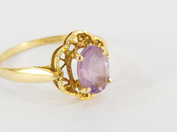 18-karat yellow GOLD ring with amethyst