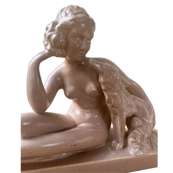 Femme Nue et Son Chien (Lévrier) - Statue en Céramique Beige - Signée Charles Lemanceau - 1930 - Art