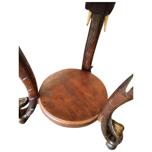 Sellette - Walnut- Tripod- Louis Majorelle - Elephant heads - c. 1880.