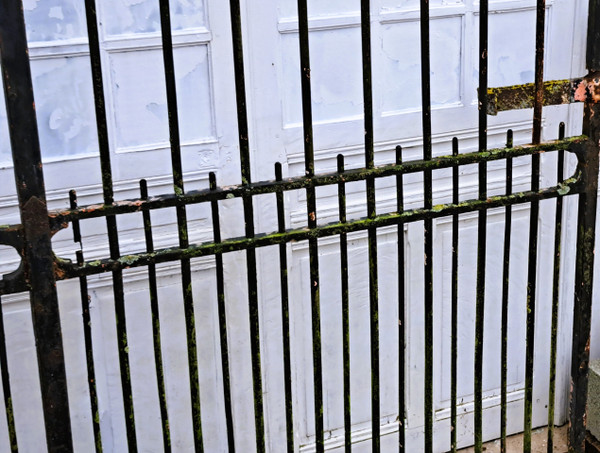 18th century round and square iron 2 leaf gate