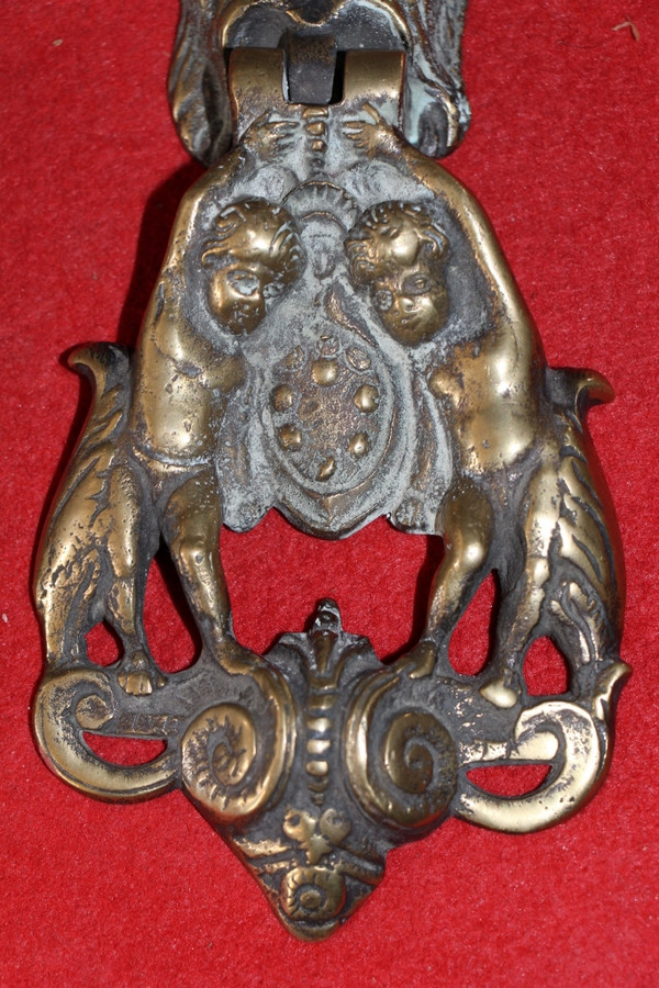 Paire De Heurtoirs De Porte En Bronze