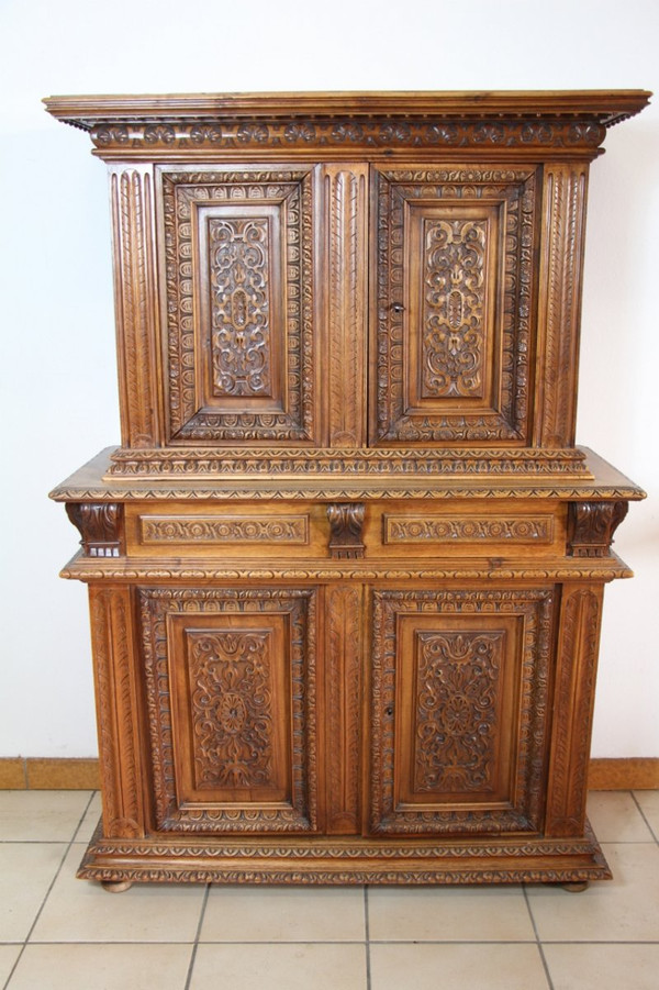 Kleines Doppel-Sideboard im Renaissance-Stil, 149 cm hoch