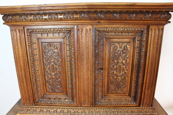 Kleines Doppel-Sideboard im Renaissance-Stil, 149 cm hoch