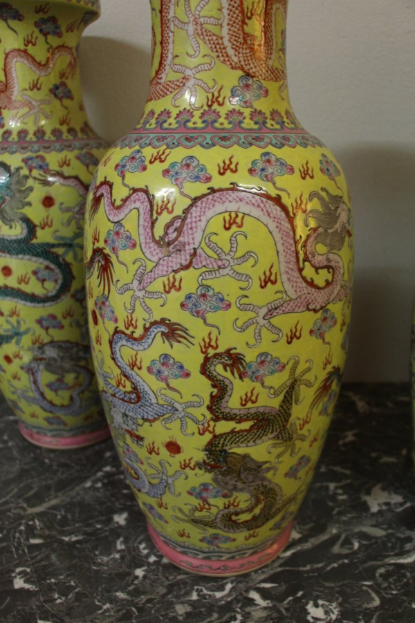 Suite De Quatre Grands Vases En Porcelaine , Chine Début XXeme