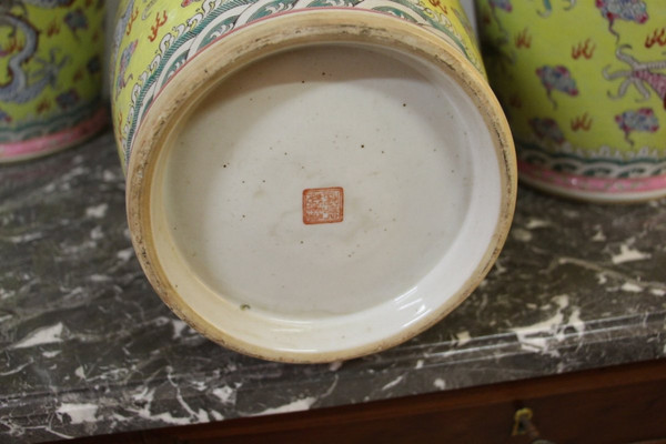 Suite De Quatre Grands Vases En Porcelaine , Chine Début XXeme