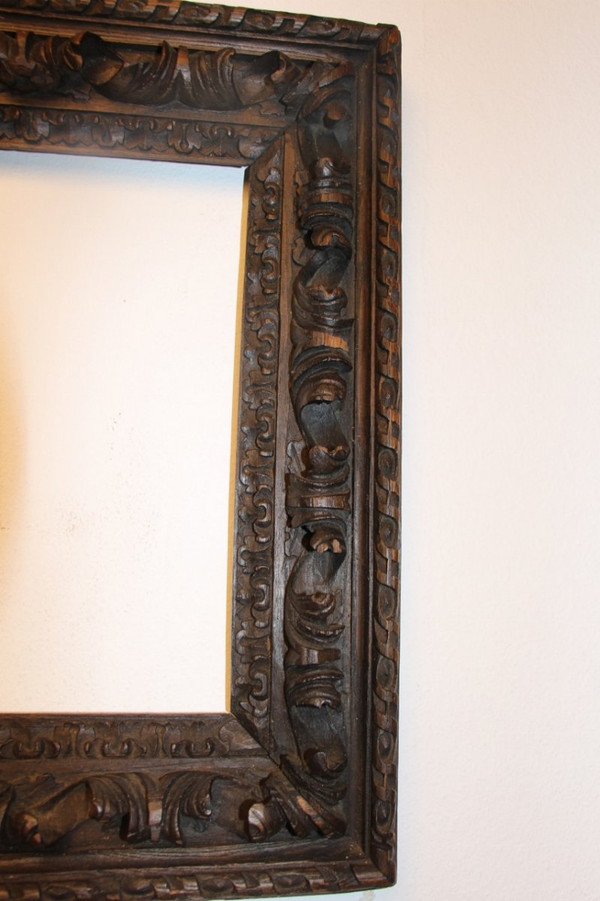 17th Century Oak Frame Carved With Acanthus Leaves