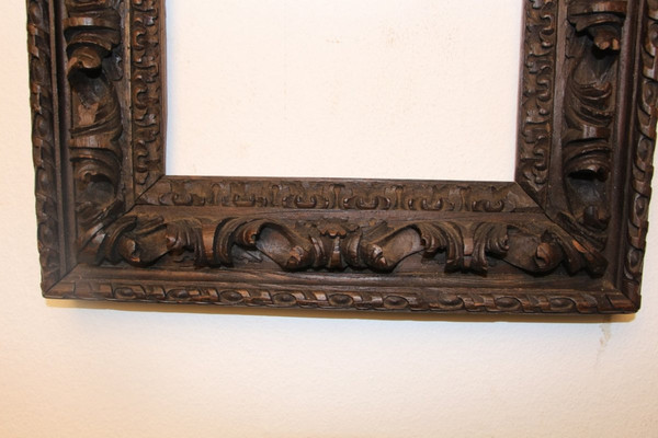 17th Century Oak Frame Carved With Acanthus Leaves