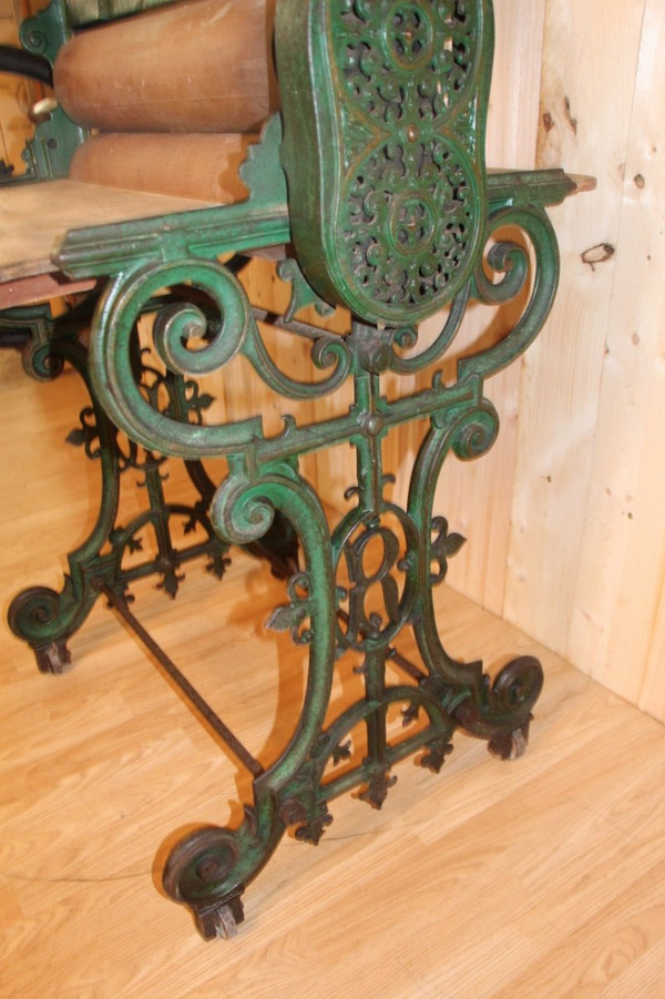 Triumph and Mangel Cast Iron Cloth Press, Early 20th Century