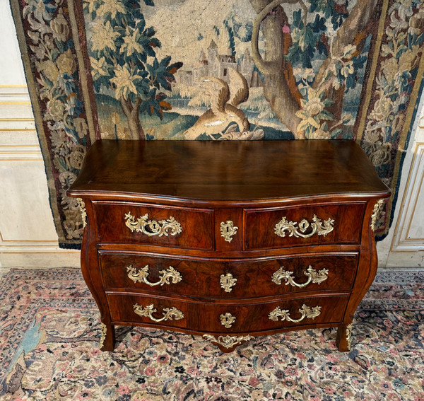 18th century Louis XV walnut chest of drawers