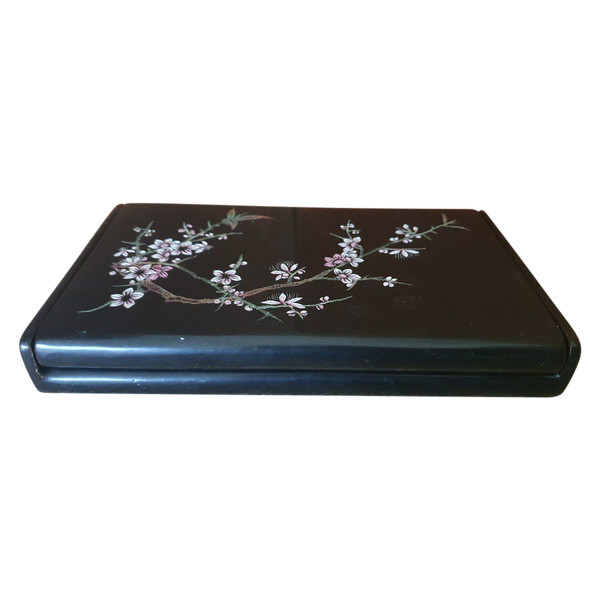 Nguyen Thanh Lee , Lacquer Box , XX°.