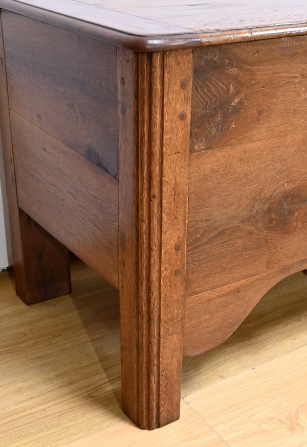 Large Oak Chest - Late 19th century