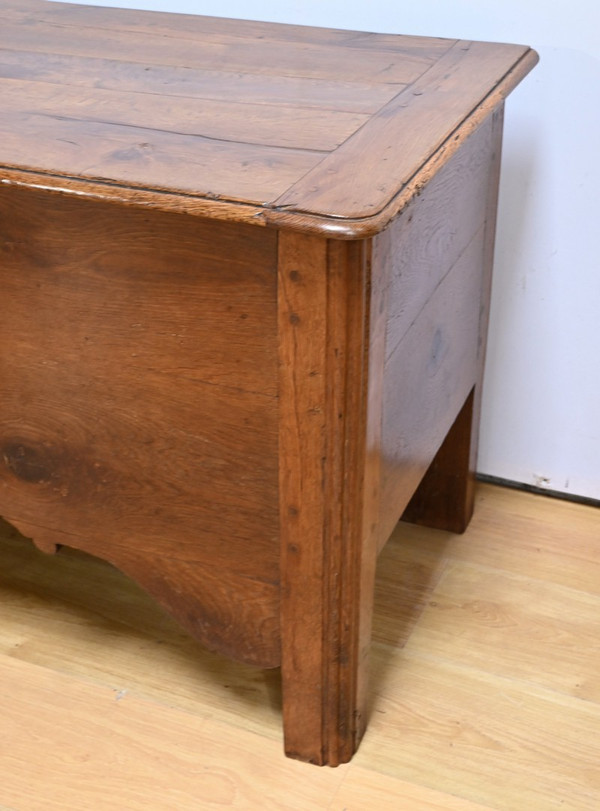 Large Oak Chest - Late 19th century