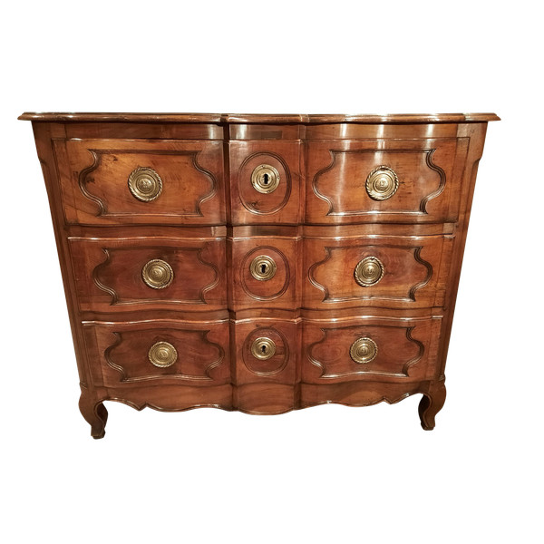 Provencal walnut chest of drawers from the 18th century.