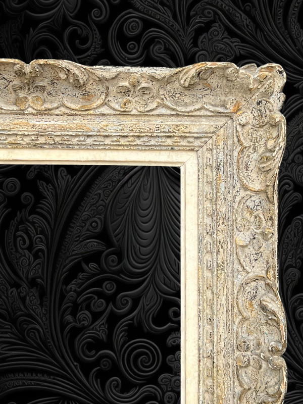 ANCIENT MONTPARNASSE FRAME IN SCULPTTED WOOD PAINTED FOR PAINTING 47 cm x 38.5 cm